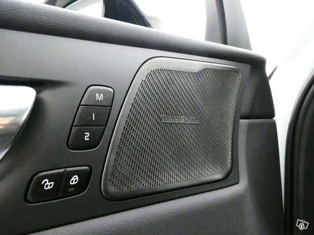Volvo XC60 13