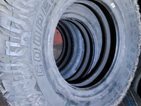 215/85R16 Cooper Discoverer