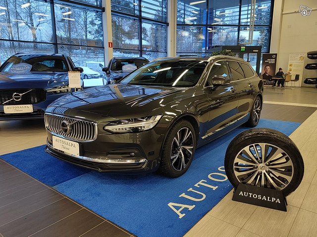 VOLVO V90