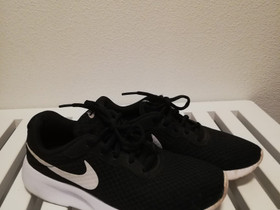Nike tanjun 38.5, Lastenvaatteet ja kengät, Lapua, Tori.fi Nike tanjun 38.5, Lastenvaatteet ja kengät, Lapua, Tori.fi
