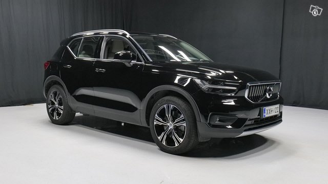 Volvo XC40 3
