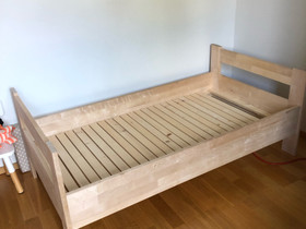 Lasten sänky massiivipuinen, Sängyt ja makuuhuone, Sisustus ja huonekalut, Seinäjoki, Tori.fi Lasten sänky massiivipuinen, Sängyt ja makuuhuone, Sisustus ja huonekalut, Seinäjoki, Tori.fi