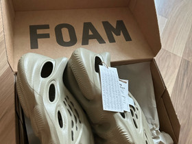 Yeezy foam rnr, Vaatteet ja kengät, Espoo, Tori.fi Yeezy foam rnr, Vaatteet ja kengät, Espoo, Tori.fi