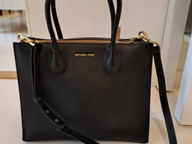 Michael Kors käsilaukku, Laukut ja hatut, Asusteet ja kellot, Espoo, Tori.fi Michael Kors käsilaukku, Laukut ja hatut, Asusteet ja kellot, Espoo, Tori.fi