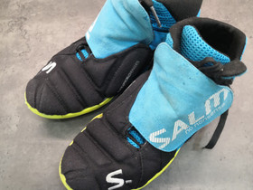 Salming maalivahdin kengät, Pallopelit, Urheilu ja ulkoilu, Kontiolahti, Tori.fi Salming maalivahdin kengät, Pallopelit, Urheilu ja ulkoilu, Kontiolahti, Tori.fi