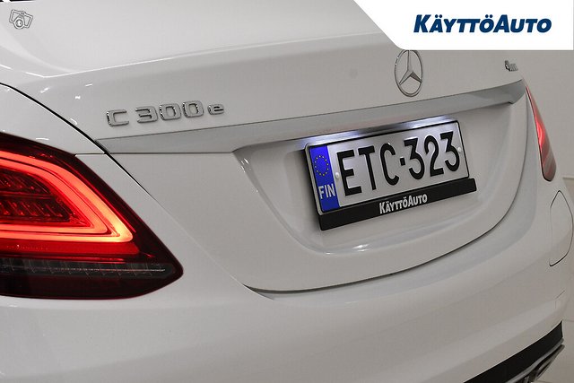 MERCEDES-BENZ C 8
