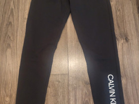 Calvin Klein setti, Lastenvaatteet ja kengät, Hämeenlinna, Tori.fi Calvin Klein setti, Lastenvaatteet ja kengät, Hämeenlinna, Tori.fi