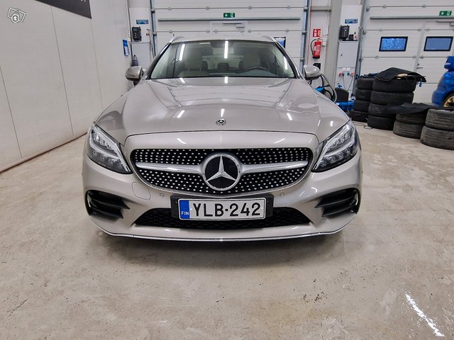 Mercedes-Benz C-sarja 7