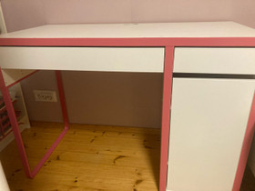 Ikea kirjoituspöytä, Pöydät ja tuolit, Sisustus ja huonekalut, Mynämäki, Tori.fi Ikea kirjoituspöytä, Pöydät ja tuolit, Sisustus ja huonekalut, Mynämäki, Tori.fi