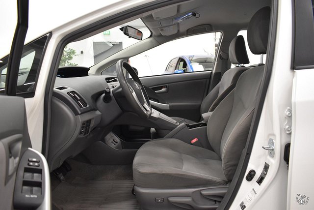 Toyota Prius 11