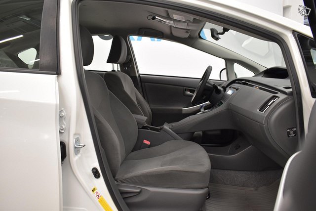 Toyota Prius 14
