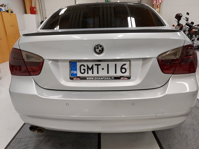 BMW 325i 16