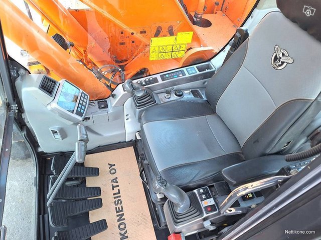 Doosan DX235LCR PYÖRITTÄJÄLLÄ 11