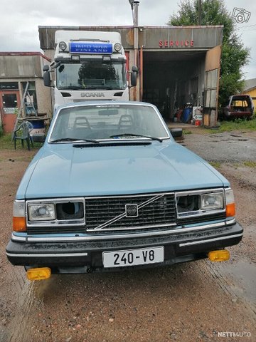 Volvo 242 1