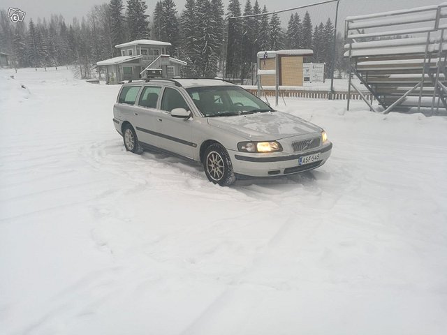 Volvo V70 2