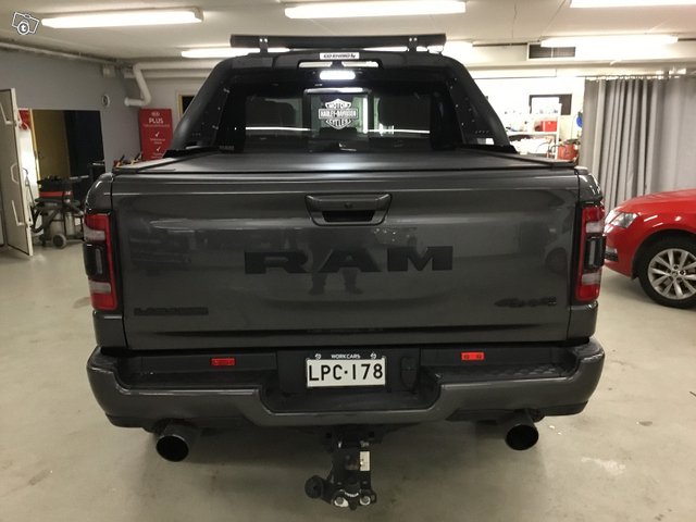 Dodge RAM 16