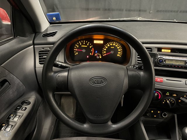 Kia Rio 13