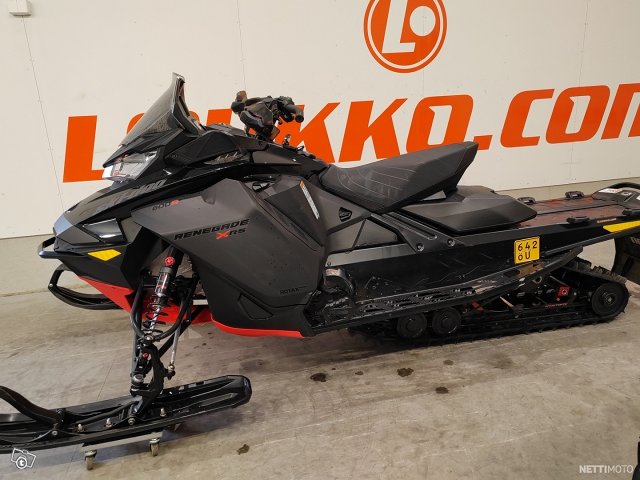 Ski-Doo Renegade 2