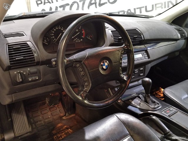 BMW X5 8