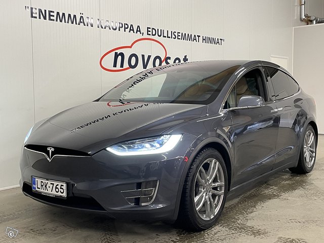 Tesla Model X 1