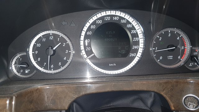 Mercedes-Benz 350 13