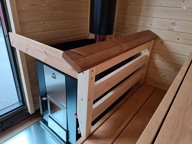 Jole Saunat saunavaunu pukuhuoneella 12