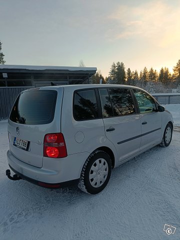 Volkswagen Touran 2