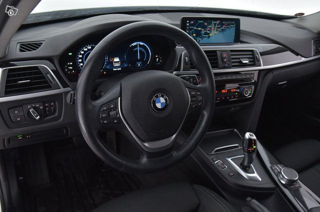 BMW 320 13