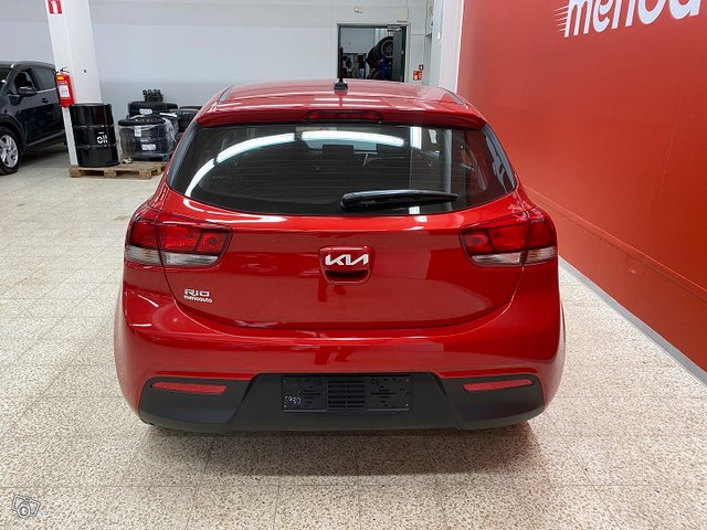 KIA RIO 8