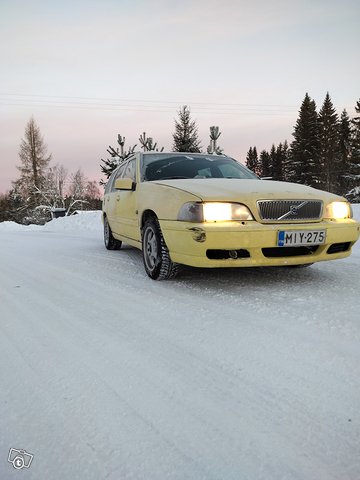 Volvo V70 2