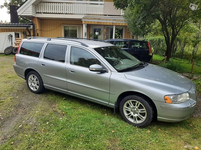 Volvo V70 4