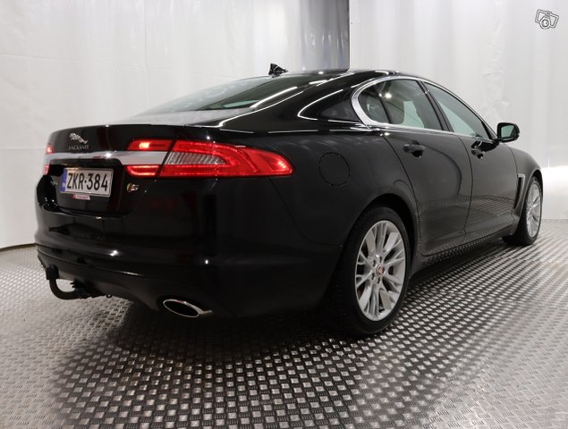 Jaguar XF 2