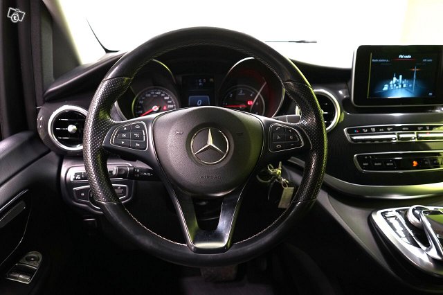 Mercedes-Benz V 10