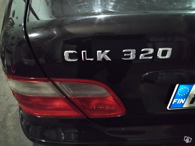 Mercedes-Benz CLK 320 2