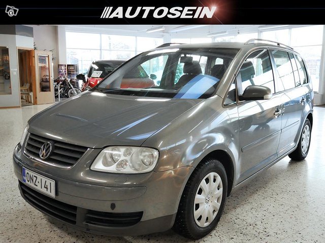 Volkswagen Touran 1