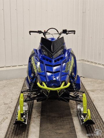 Polaris RMK 8