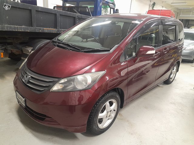 Honda Freed 11