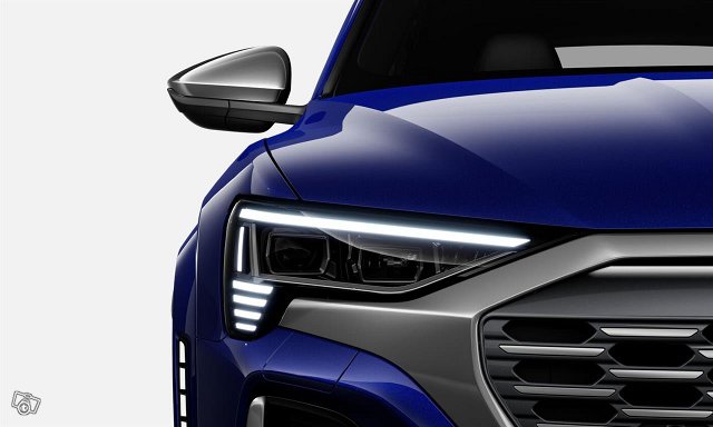 Audi Q8 E-tron 6