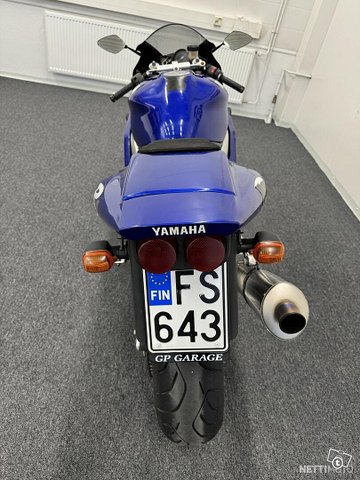 Yamaha YZF-R1 7