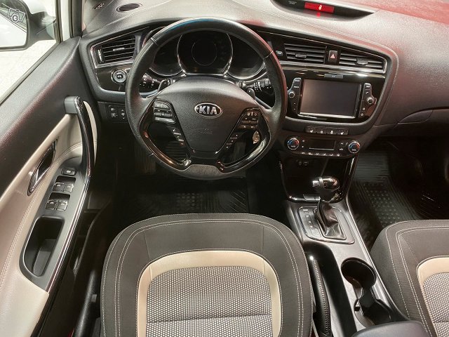 KIA CEE'D 10