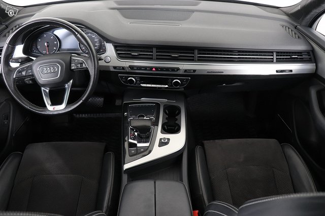 Audi Q7 12
