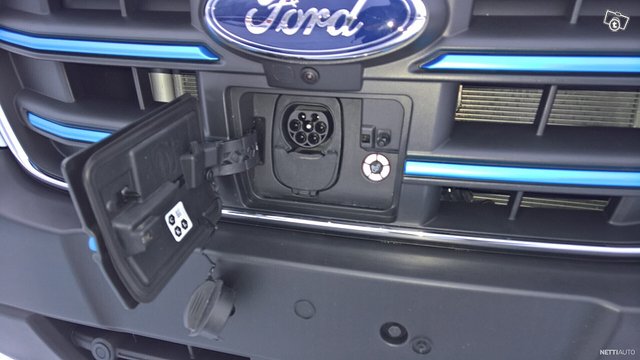 Ford Transit 13