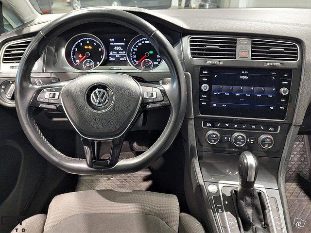 Volkswagen Golf 17