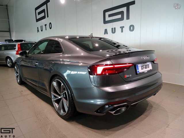 Audi RS5 4