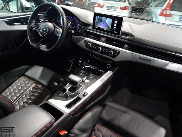 Audi RS5 8