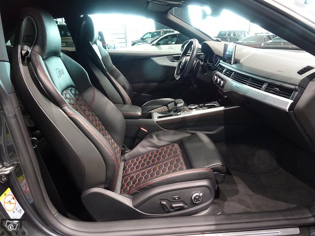 Audi RS5 9
