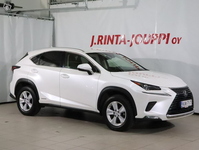 Lexus NX 9