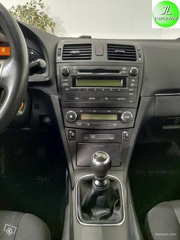 Toyota Avensis 13