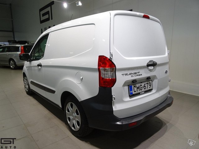 Ford Transit Courier 3