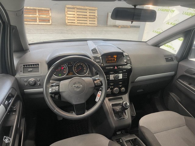 Opel Zafira 14